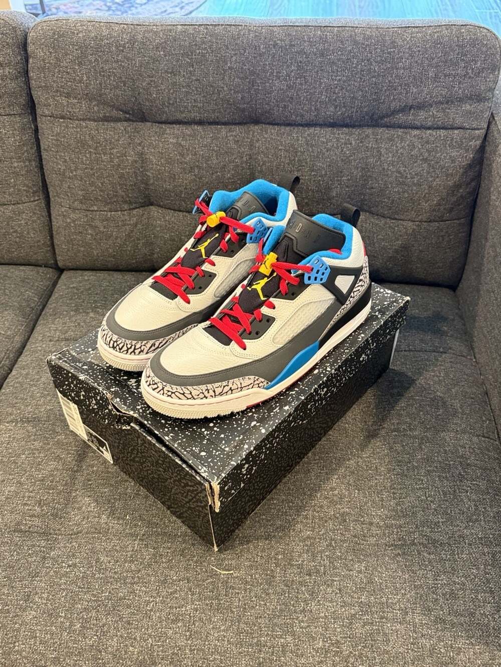 13M - Jordan Spizike Sneakers White Cement Blue Red